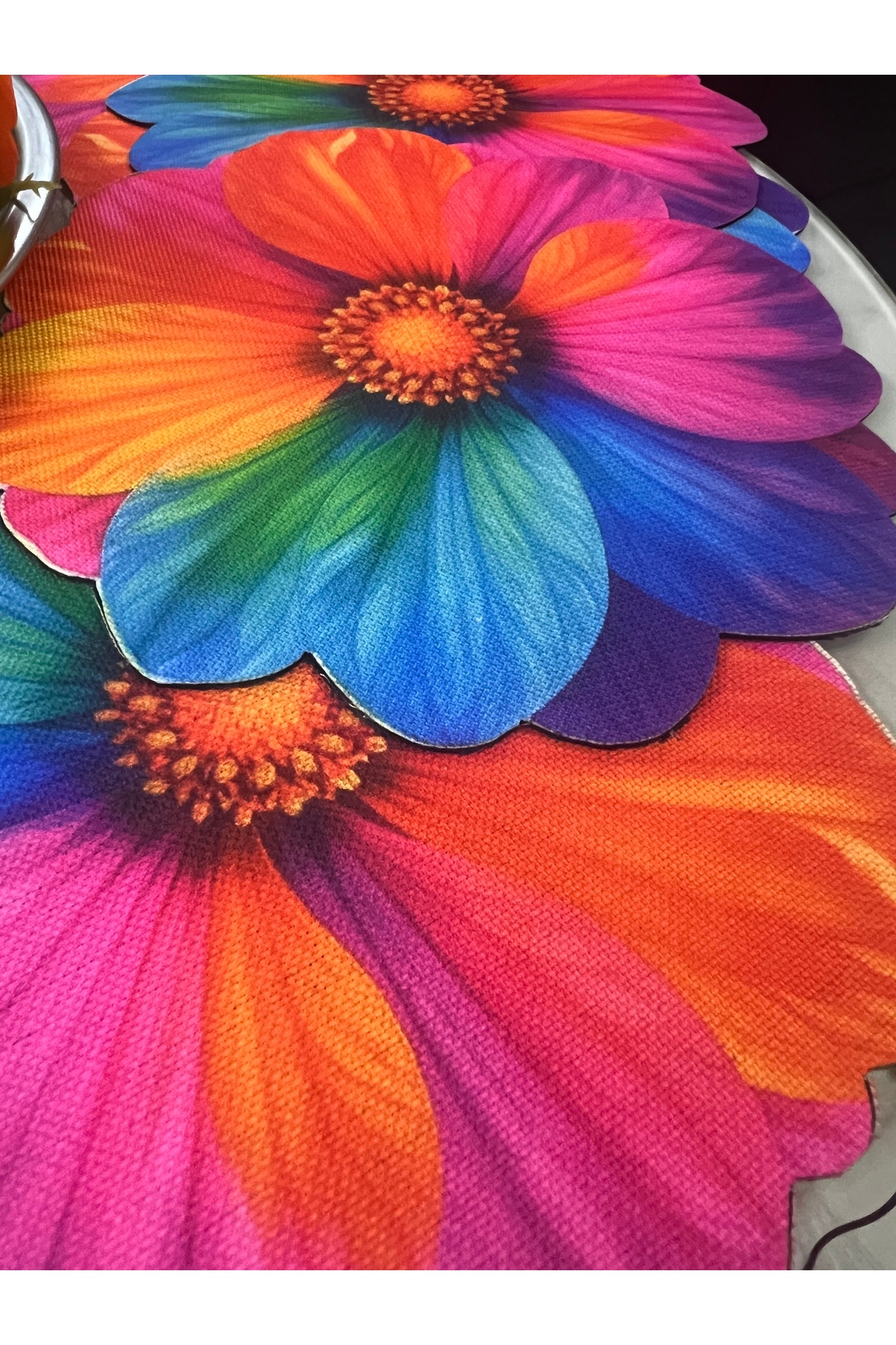 6 Adet Gerbera Çiçeği Desenli Leke Tutmaz Gardenya Kumaş Dijital Baskı Koketyl Sunum Peçetesi