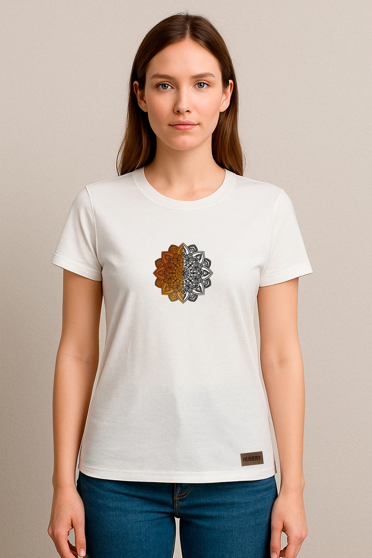 Kadın Beyaz Tişört Mandala Çiçek Desenli Relaxed Fit – HUBERY