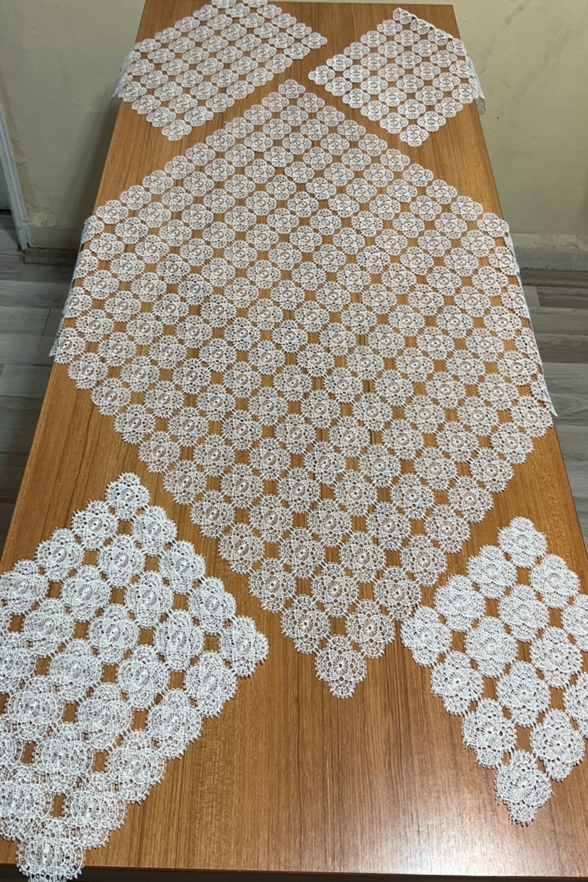 Makine Işi Iğne Oyası Salon Takımı 17 Parça