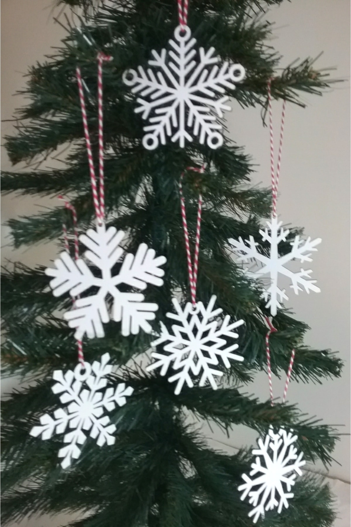 6 Adet Yılbaşı Çam Ağacı Süsü Ahşap Kartanesi Seti Beyaz ( 9 Cm * 9 Cm) ( En:3 Mm)