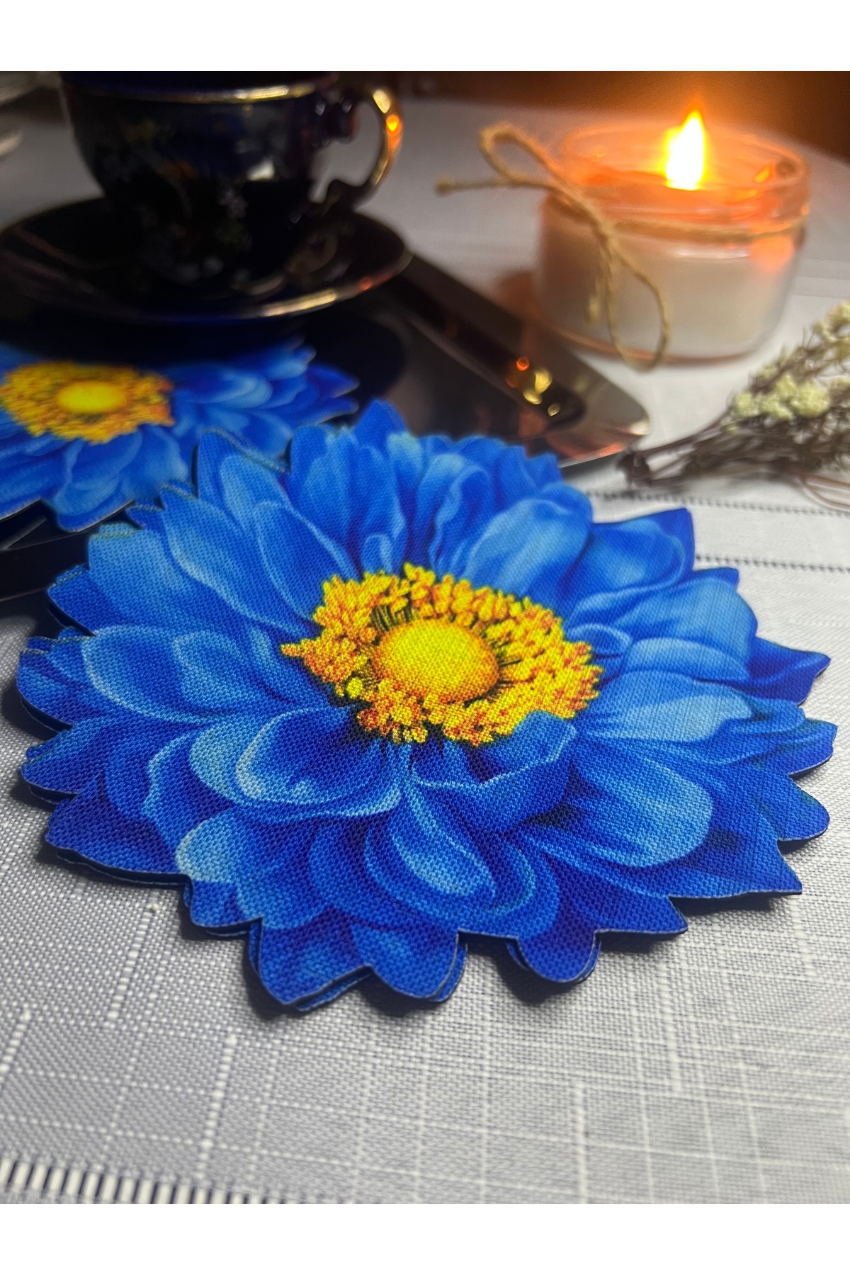 Safir Mavi Krizantem Çiçek Deseni 3D Görünümlü Digital Baskı Tasarımlı Kokteyl & Sunum Peçetesi