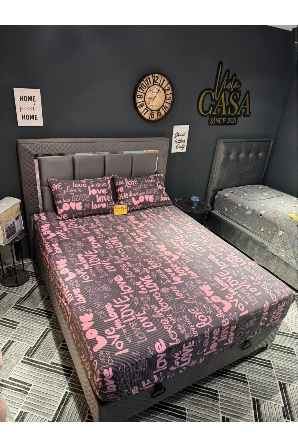 Çift Kişilik Lastikli Çarşaf Seti + 2 Adet Yastık Kılıfı 160x200cm Love Desen