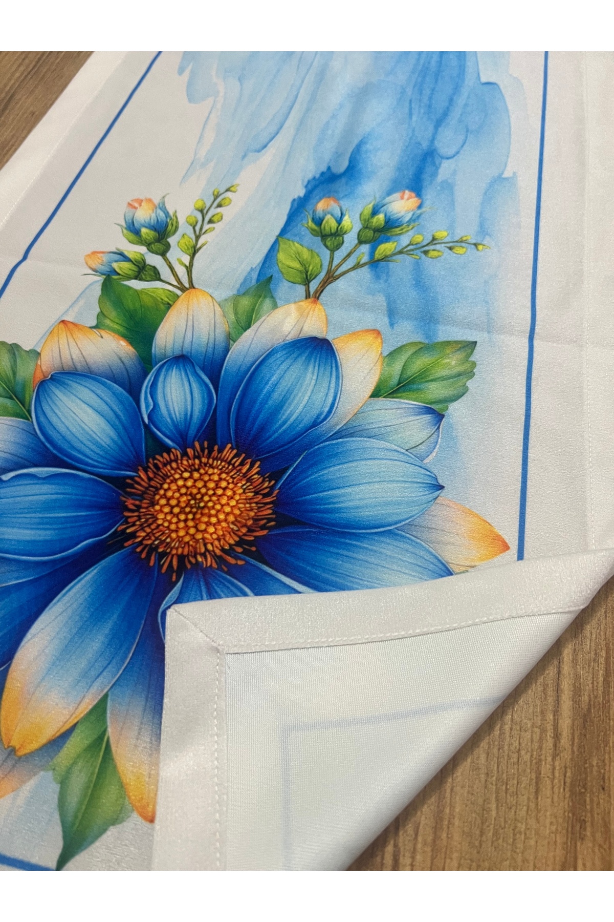 Digital Baskılı Gazania Çiçeği Desenli Dekoratif Masa Runner